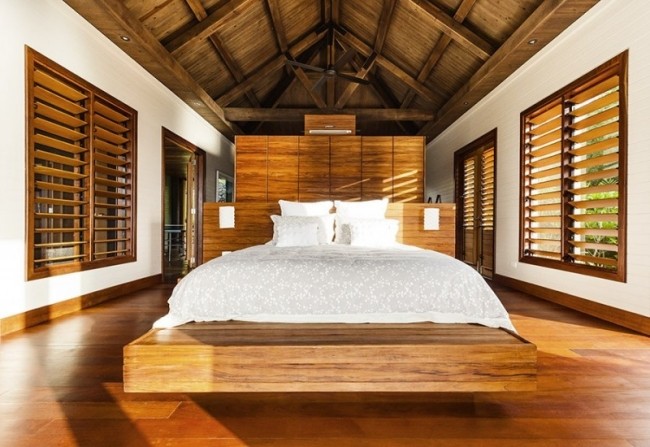 Sovrum balk tak trä säng piedestal exotiska möbler idéer villa-fiji