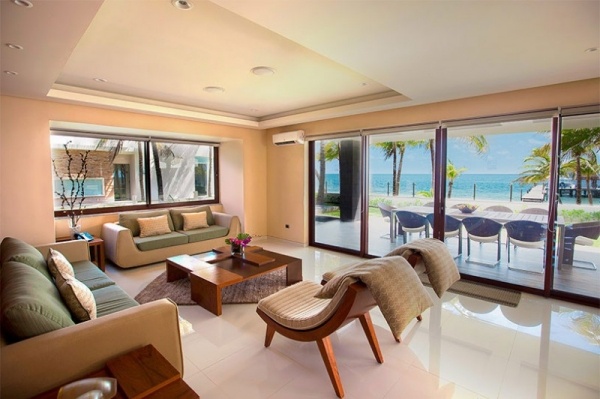 interiör strand hus lyx trendiga väggglas möbler möbler exotiska