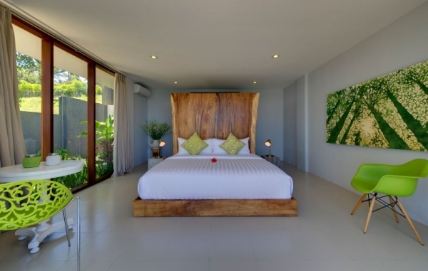 Stuga-Indonesien träram säng-rustika limegröna accenter