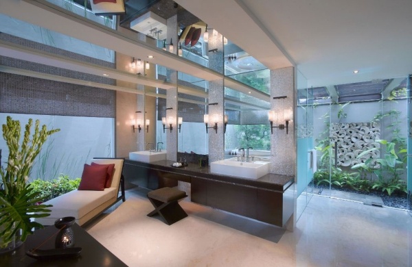 Glasväggar belysning badrum design modern Bali villa