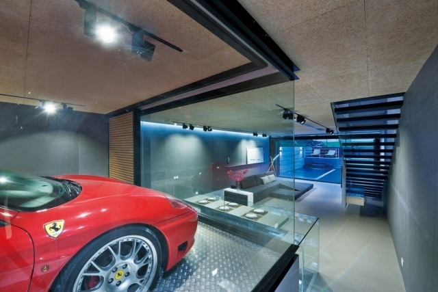 lyx-heminredning-hong-kong-vardagsrum-glas-garage-ferrari