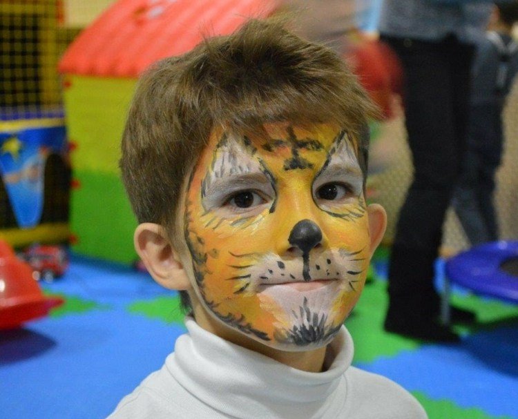 lejon ansikte make up karneval pojke gul orange