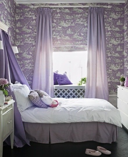 romantisk-vägg-dekoration-ljus-lila-färger-sovrum