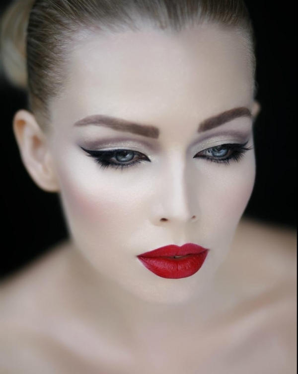 Make-up trender 2013 eyeliner dragna röda läppar kyssbara mun