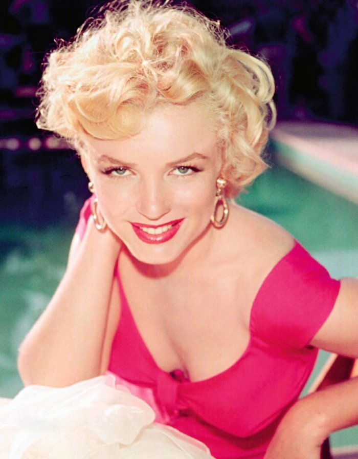 Marilyn-Monroe-blå-ögon-rosa-läppar