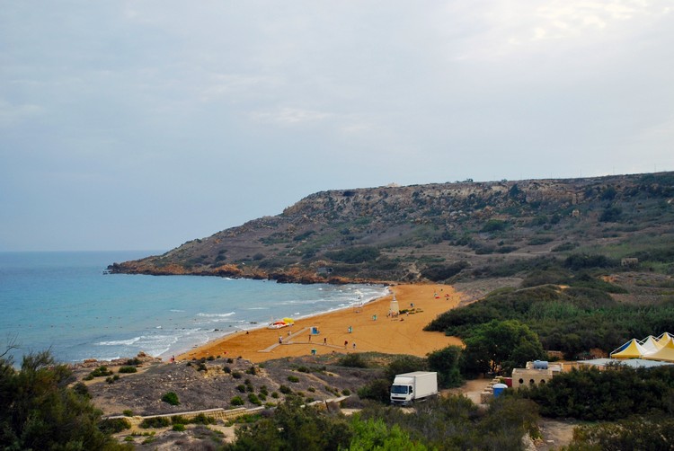 Ramla Bay Beach Malta semester tips