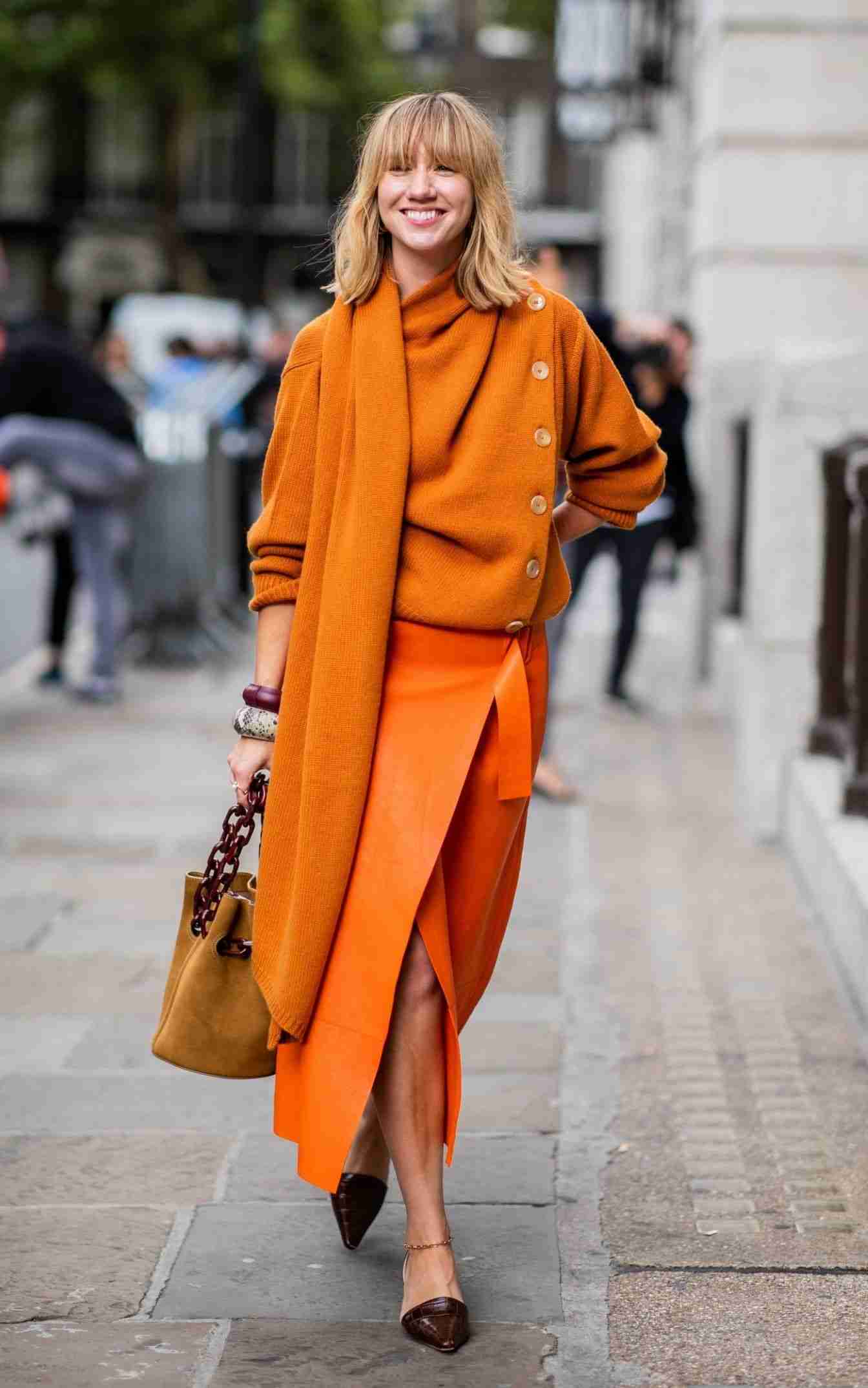 Mandarin Orange Kombinera falloutfits med läderkjol