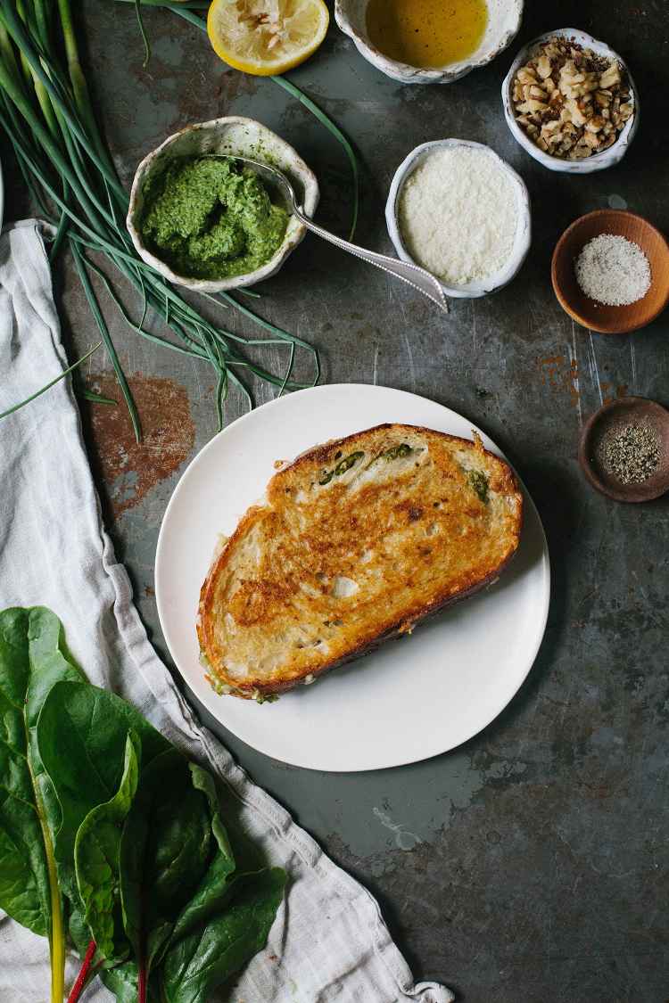 pesto med mangold vegan förbereda ingredienser