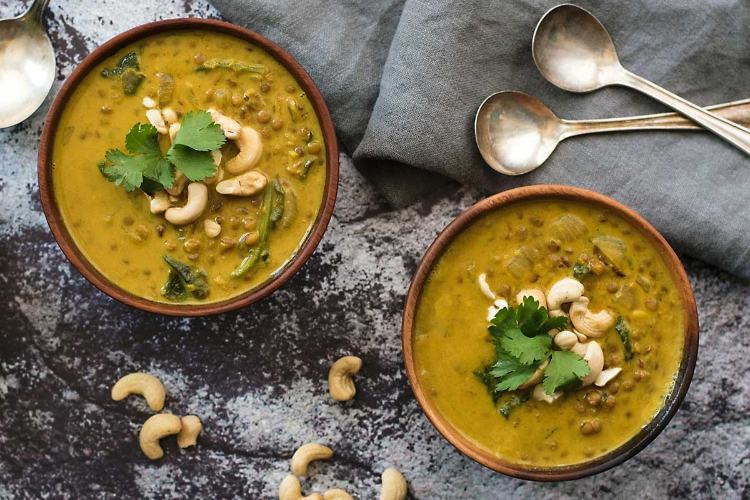 Swiss chard lentil curry förbereder veganska recept