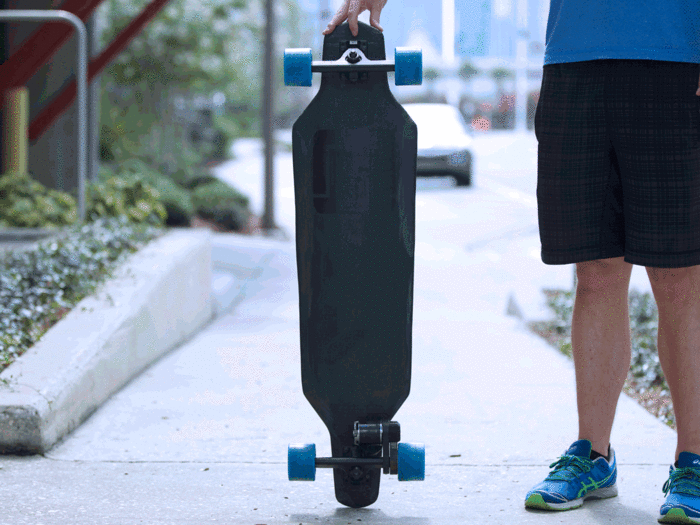 marbel-electrisch-skateboard-design-kan-styras-av-app-elektronik-batteri-osynligt integrerad