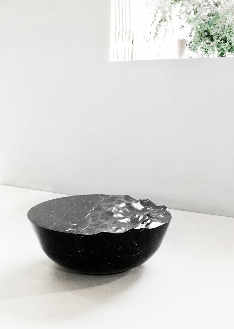 soffbord svart marmor vågliknande struktur