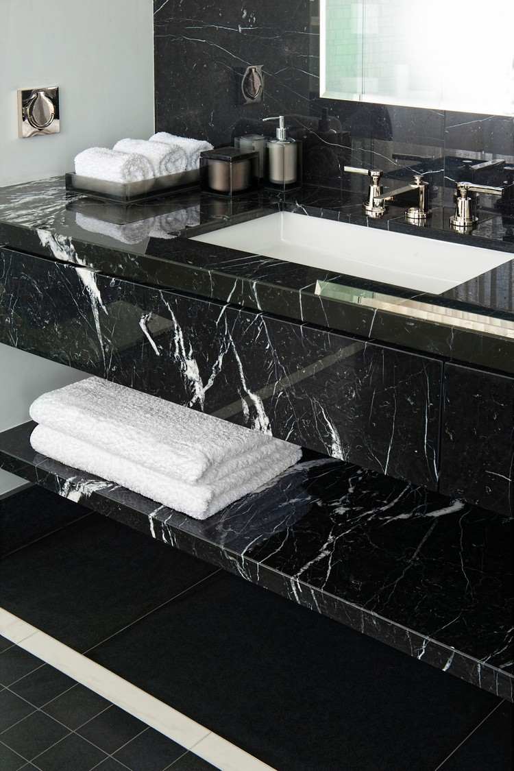 svart marmor i badrummet modern lyxig ädel