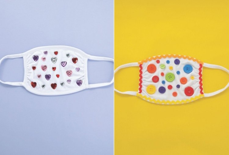 Enkel idé i ljusa färger för barn med hjärtformade strass och knappar