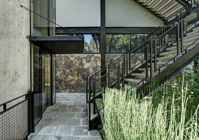Trappa betonghus Mexiko trädgårdshus ingång