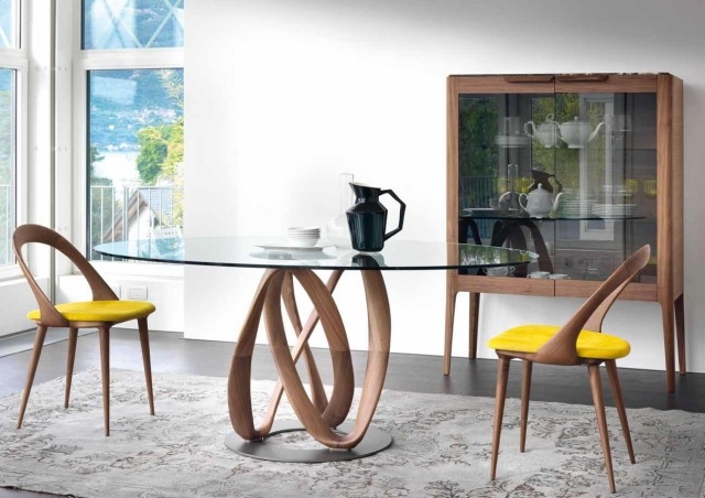 Ester-stolar-glas-bord-med-trä-fötter-dekorativa-oändlighet-ellittico