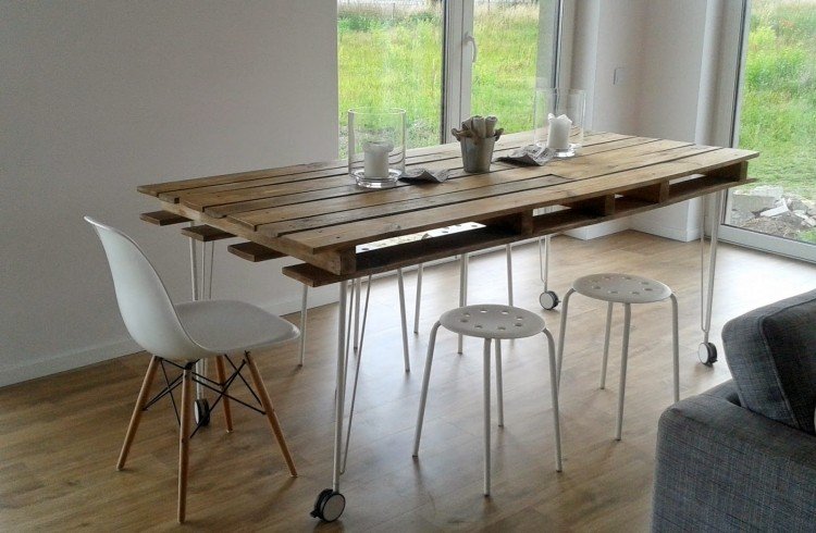 möbler-euro-pallar-kreativa-gör-det-själv-matbord-ben-rull-pall-stol-vit