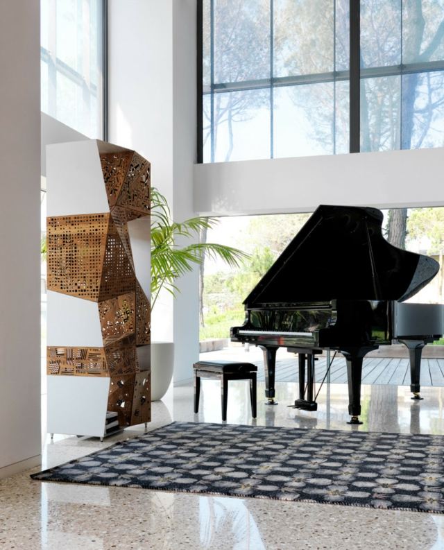 sätta upp matta piano fönster golv takskåp