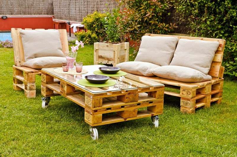 Möbler-träpallar-trädgård-soffa-bord-montera