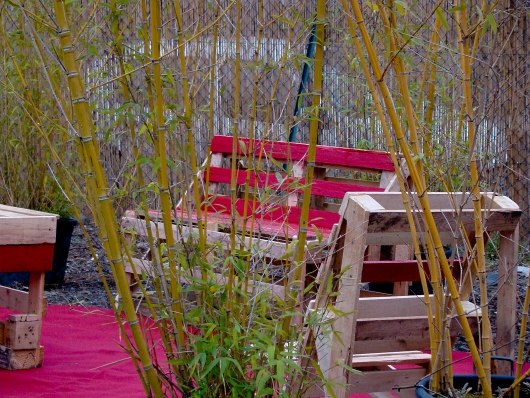 röda trädgårdsmöbler idéer för möbler gjorda av träpallar