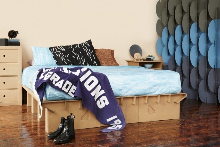 Möbler-gjorda av kartong-säng-skiljevägg-moderna