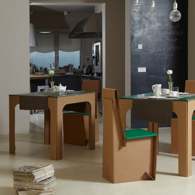 Möbler-gjorda av kartong-matbord-stolar-grön-färg