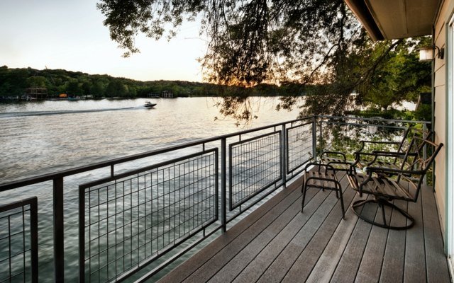 Smidesjärn vacker utsikt hus trä terrass