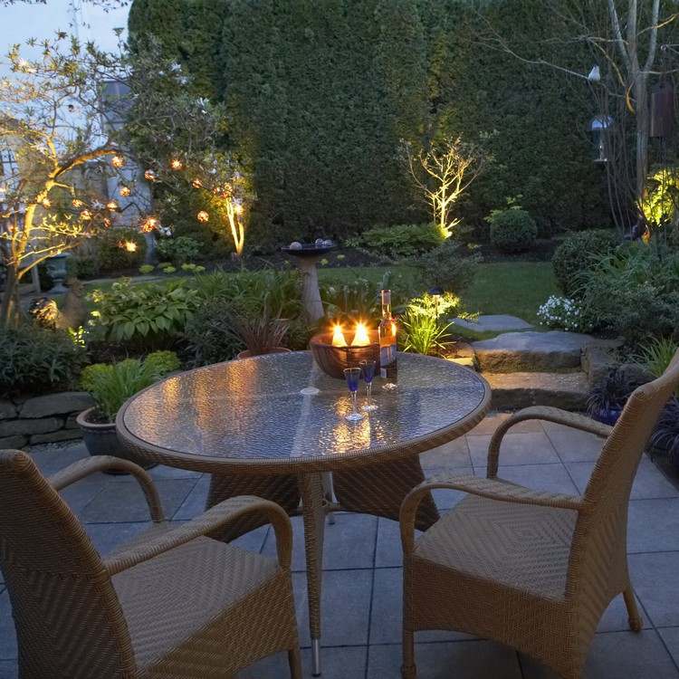 Knep mot mygg på terrassen ändrar belysningen