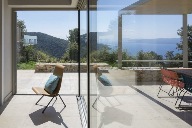 Medelhavet-vägg-sten-glas-vägg-idé-stol-modern stil-terrass