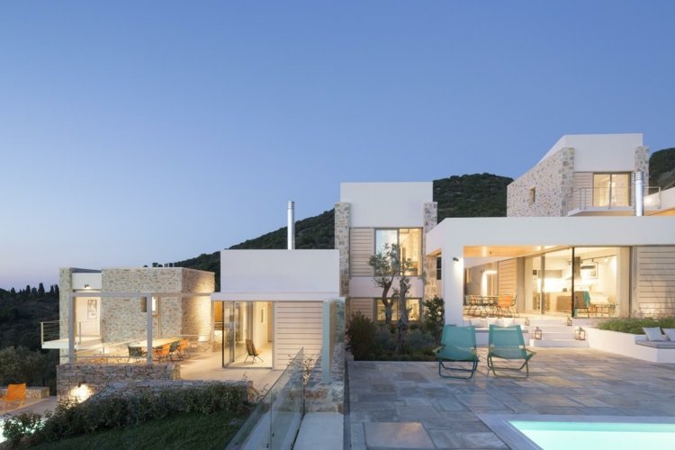 medelhavs-sten-vägg-belysning-attraktiv-pool-område-villa-design