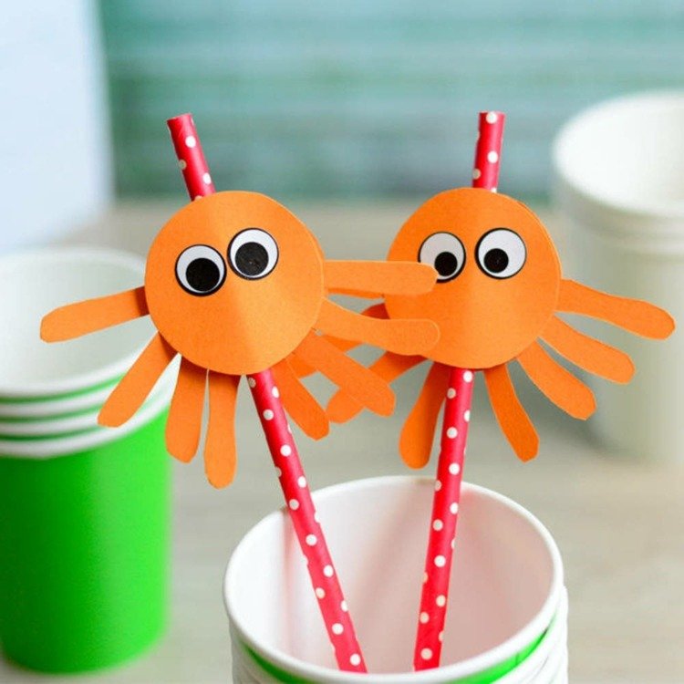 krabba hantverk halm dekoration papper diy projekt för barn