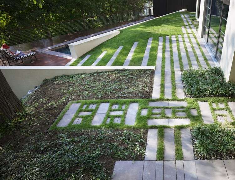 modern-trädgård-design-sluttning-betong-plattor-mark täcka-pool