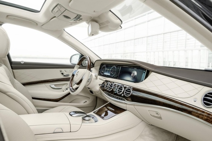 mercedes-maybach-bil-lyx-klass-bekvämligheter-ombord-Maybach-doft-Agarwood