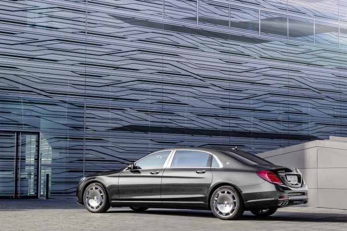 nya-Mercedes-Maybach-S-600-Suv-extra-class-special-design-of-the-side wall