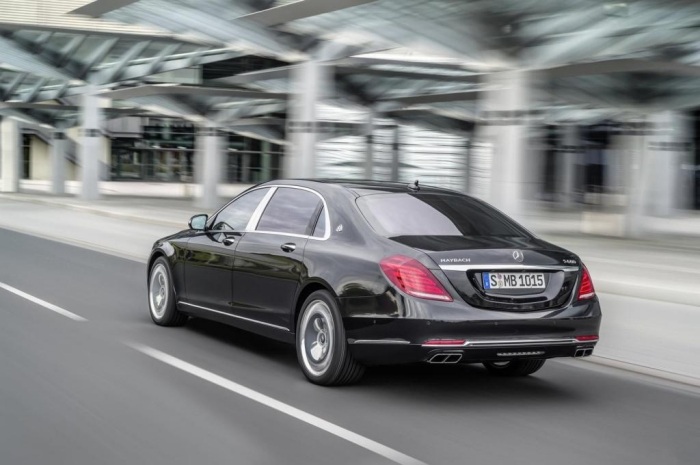 Mercedes-Maybach-S-Klass-ny-toppmodell-bilder-i-rörelse