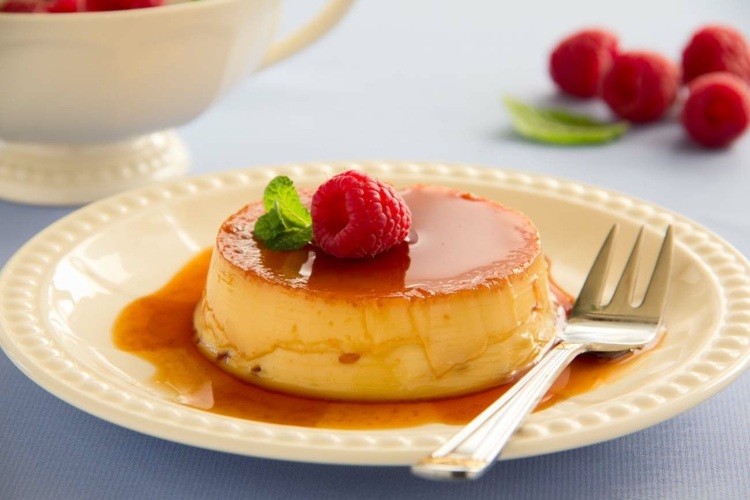 mexikanska-recept-flan-karamell-hallon-dessert-dessert