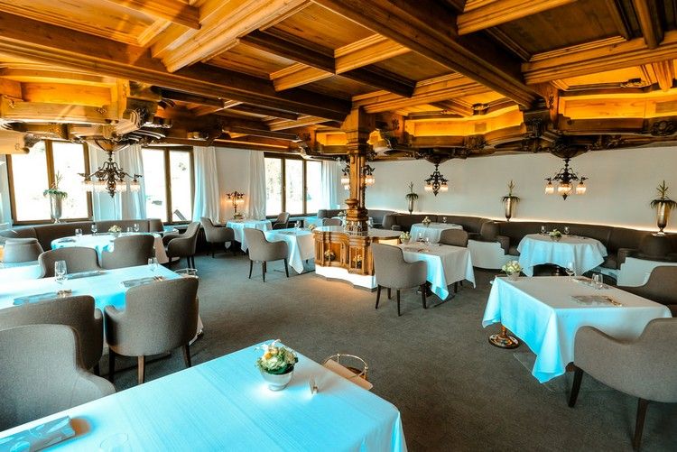 Michelin restauranger Tyskland restaurangguide exklusiva gastronomiska platser Schwarzwaldstube matsal