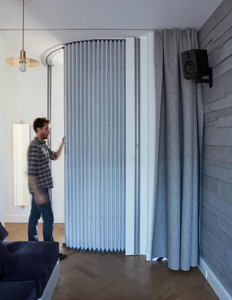 Dragspel partition välvd integritet hängande lampor filt paneler mikro lägenhet