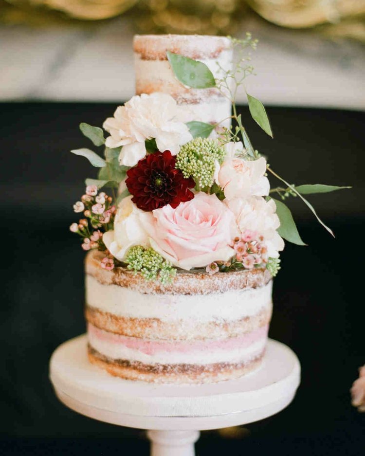 mini bröllopstårta utan överlägg flernivå blommor dekoration