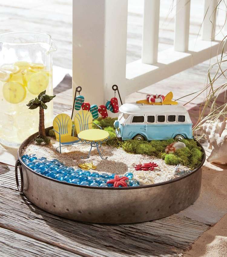mini-trädgård-design-gammal-bakning-mögel-strand-sand-mossa
