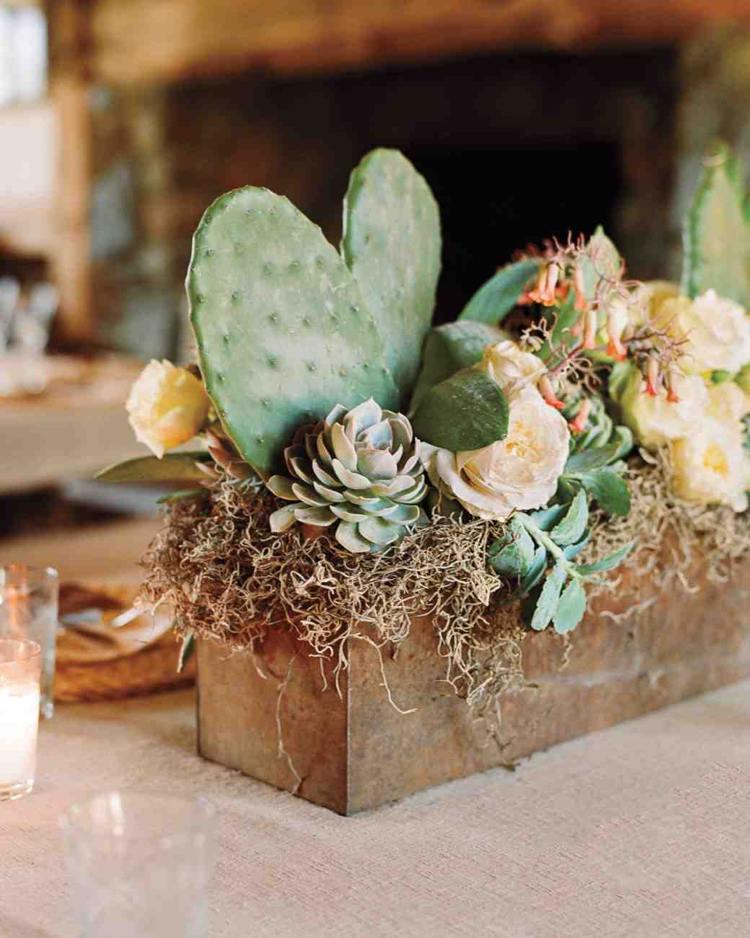 Miniträdgård med kaktus succulenter bordsdekorationsidéer ökenbröllop