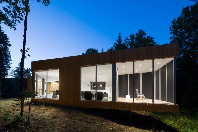 Minimalistiskt boende -moderna-arkitektur-panoramafönster-platt tak