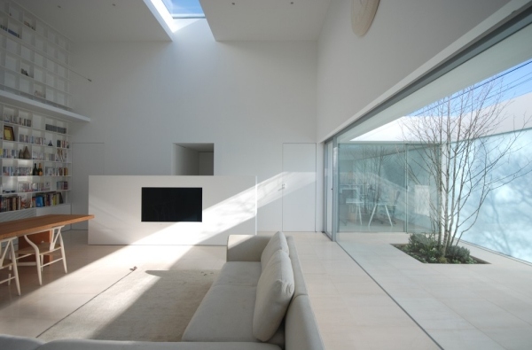 modern arkitektur med enkel design stort fönster
