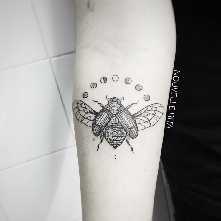 djur-tatueringar-geometriska-insekt-skalbagge-wing-moon-faser-scarab