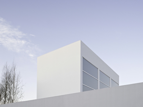 intressant design - minimalistiskt hus i Spanien