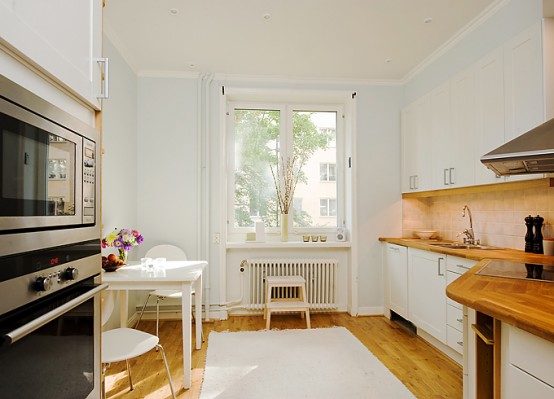 ljus-fylld-kök-design-liten-lägenhet