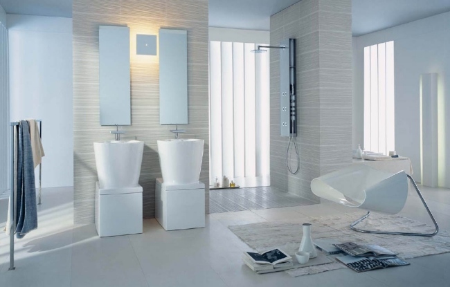 modern badrumsdesign minimalistisk vitgrå fristående tvättställ