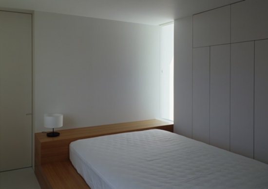 sovrum betonghus trendig design japansk minimalistisk inredning