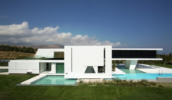 minimalistiskt hus med geometriska former kontrast
