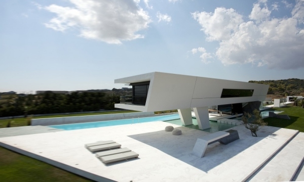 minimalistiskt hus med geometriska former i Aten