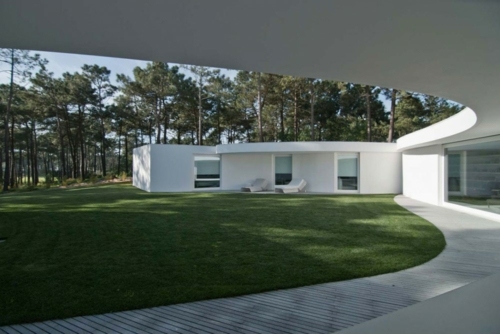 rund fasad-minimalistisk-arkitektur